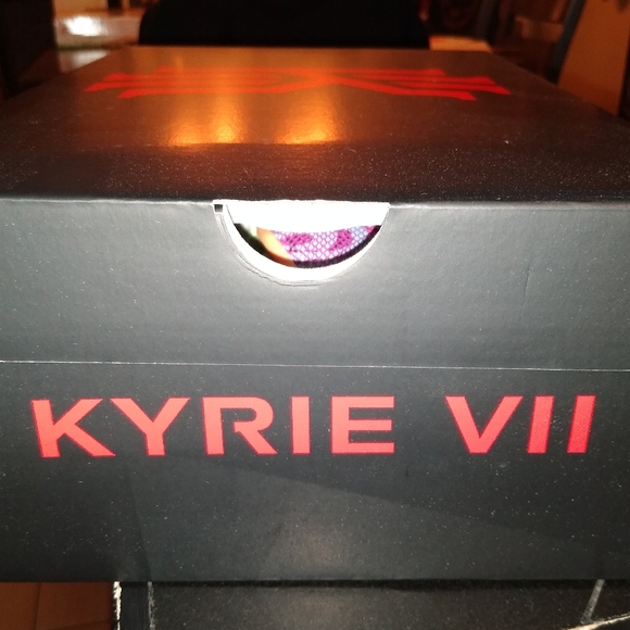 BRAND NEW KYRIE VII - Picture 6 of 10
